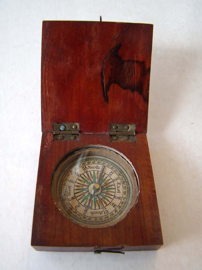 A nice late 18th century pocket compass — image 2